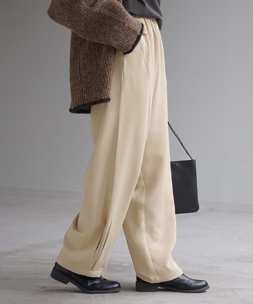 HUG.U（ハグユー）の「ワイドカーブパンツ（その他パンツ・レディース・カーキ/ライトブルー/ブラック/ライトベージュ/キャメル・FREE）」の3枚目の写真