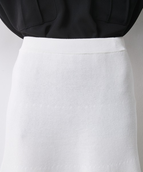 CHIC STYLE(シックスタイル)の「フレアロングニットスカート <大きいサイズ有>シックスタイル(スカート・レディース・ブラック/オフホワイト・M/L/LL/3L/4L/5L)」の13枚目の写真