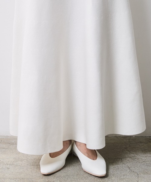 CHIC STYLE(シックスタイル)の「フレアロングニットスカート <大きいサイズ有>シックスタイル(スカート・レディース・ブラック/オフホワイト・M/L/LL/3L/4L/5L)」の14枚目の写真