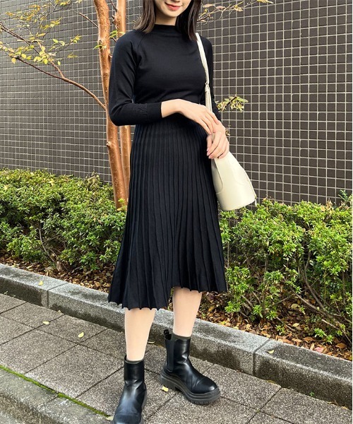 &soiree(アンドソワレ)の「【&soiree】プリーツスカートベルト付きニットワンピース(Tシャツ/カットソー・レディース・ブラック/ベージュ・FREE)」の4枚目の写真