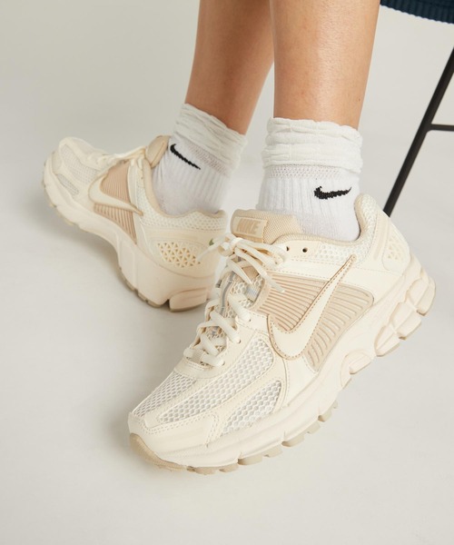 ナイキズームボメロ5ウィメンズシューズ/NikeZoomVomero5Women'sShoesFQ6868-111PaleIvory
