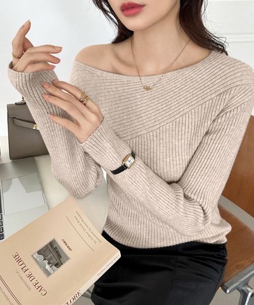 COCOMOMO(ココモモ)の「2way ボートネック リブニット ワンショルダー オフショルダー トップス(ニット/セーター・レディース・ライトグレー/ベージュ/ブラック/アイボリー・FREE)」の4枚目の写真