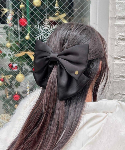 INGNI(イング)の「サテンリボンバレッタ(その他ヘアアクセサリー・レディース・アイボリー/ピンク/ブラック/グレー系その他・ONE SIZE)」の3枚目の写真