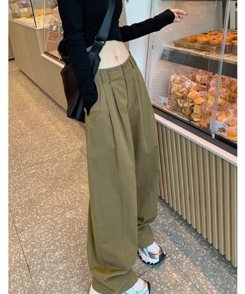 LADY LIKE（レディライク）の「ダブルステッチ入りワイドパンツ（チノパンツ・レディース・グリーン/アイボリー・M）」の4枚目の写真