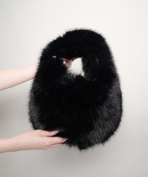 CURI BISCUI（キュリ　ビスキュイ）の「サークル ファーバッグ（ハンドバッグ）」