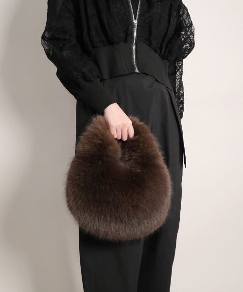 CURI BISCUI（キュリ　ビスキュイ）の「サークル ファーバッグ（ハンドバッグ・レディース・ベージュ/ブラウン/ブラック/グレー/ボルドー・FREE）」の11枚目の写真