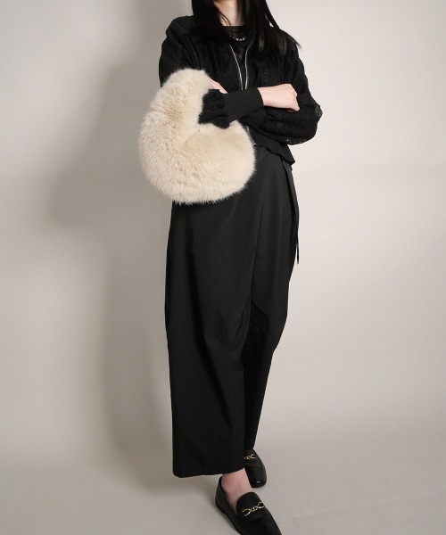 CURI BISCUI（キュリ　ビスキュイ）の「サークル ファーバッグ（ハンドバッグ・レディース・ベージュ/ブラウン/ブラック/グレー/ボルドー・FREE）」の9枚目の写真