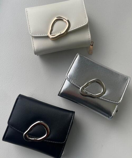 WEGO（ウィゴー）の「WEGO/ニュアンスパーツフラップウォレット（財布・レディース・オフホワイト/シルバー/ブラック・FREE）」の4枚目の写真