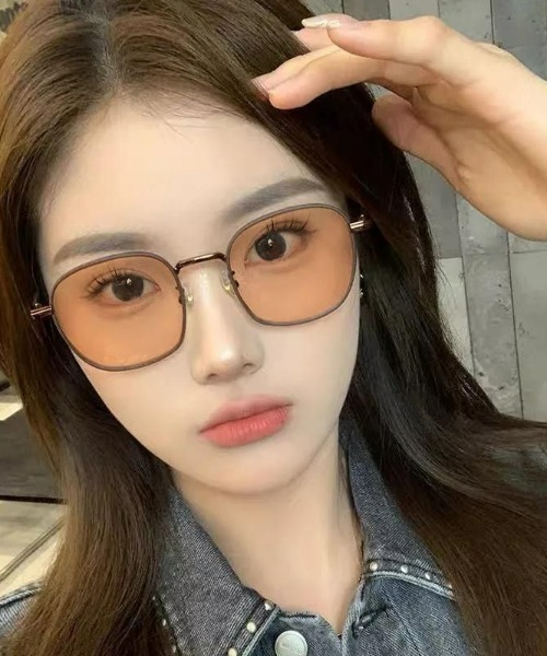 REBALANCE（リバランス）の「調光メガネ　紫外線で色が変わる（メガネ・メンズ・B/A/D/C・#2/#1）」の2枚目の写真