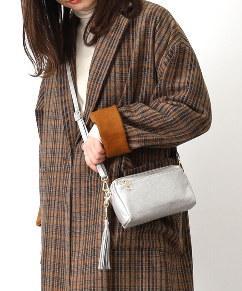 COOCO（クーコ）の「【牛革】シュリンクレザー横型ミニショルダーバッグ（ショルダーバッグ・レディース・シルバー/グレー/ブルー/オフホワイト/ブラウン系1/ライトピンク/レッド系/ブラック/パープル/グリーン/ブラウン・FREE）」の16枚目の写真