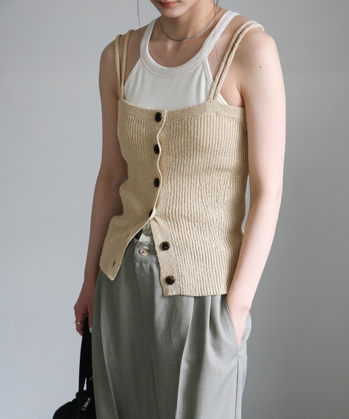 select MOCA(セレクトモカ)の「ダブルストラップサマーニットビスチェ(ベスト・レディース・ベージュ/ネイビー/ブラック・FREE)」の7枚目の写真