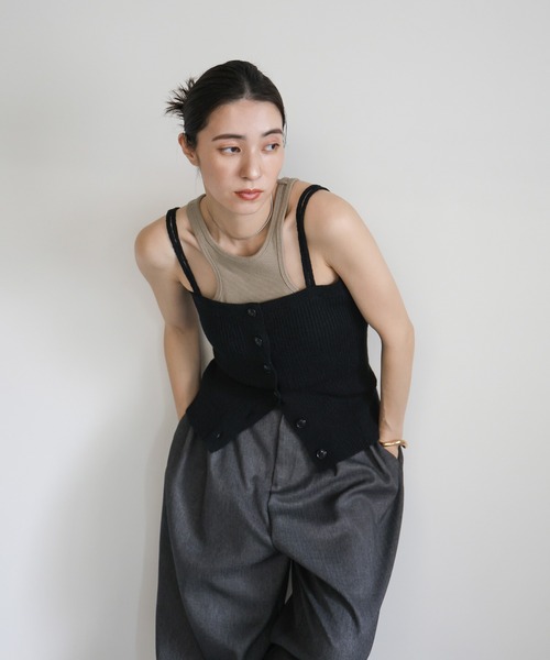 select MOCA(セレクトモカ)の「ダブルストラップサマーニットビスチェ(ベスト・レディース・ベージュ/ネイビー/ブラック・FREE)」の21枚目の写真