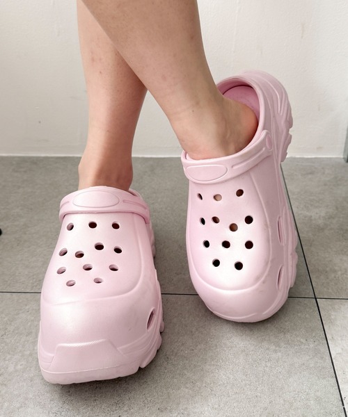 WEGO（ウィゴー）の「●WEGO/【25年春夏新作】厚底ラバーサンダル（サンダル・レディース・ホワイト系その他/ブラック系その他/ピンク/シルバー/ホワイト/ブラック/サックスブルー・SMALL/MEDIUM/LARGE）」の15枚目の写真