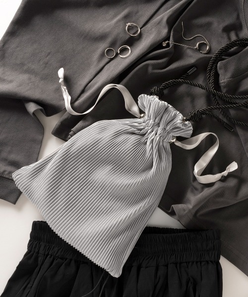 Hamee（ハミィ）の「sorureda! 巾着 ショルダー ポーチ（ポーチ・レディース・スモークピンク/シルバーグレー/ブラック・FREE）」の3枚目の写真