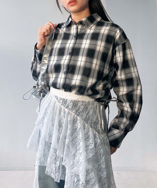 AS KNOW AS plus(アズノゥアズプラス)の「●サイドシャーリングリボンデザイン ビジューシャツ(シャツ/ブラウス・レディース・サックスブルー/ネイビー系/ブラック系/ブルー系/オフホワイト・FREE)」の10枚目の写真