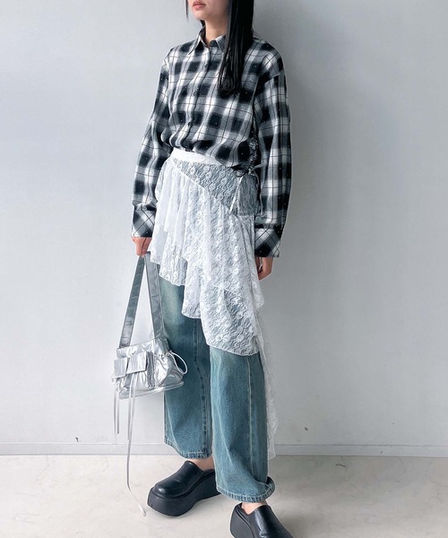 AS KNOW AS plus(アズノゥアズプラス)の「●サイドシャーリングリボンデザイン ビジューシャツ(シャツ/ブラウス・レディース・サックスブルー/ネイビー系/ブラック系/ブルー系/オフホワイト・FREE)」の13枚目の写真