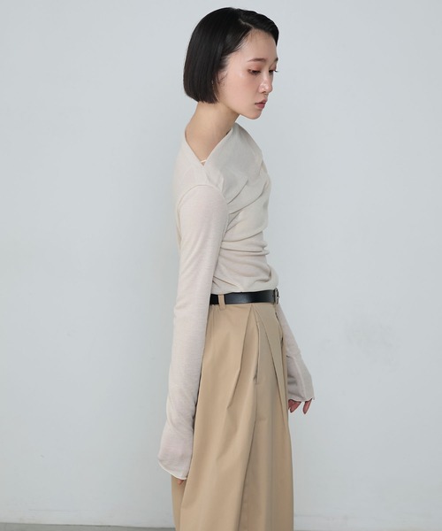 le ELMi（ルエルミ）の「Sheer knit-like drape gathered off-shoulder top / シアーニットライクドレープギャザー オフショル トップス（Tシャツ/カットソー・レディース・ピンク/アイボリー/ブラック/グレー・FREE）」の9枚目の写真