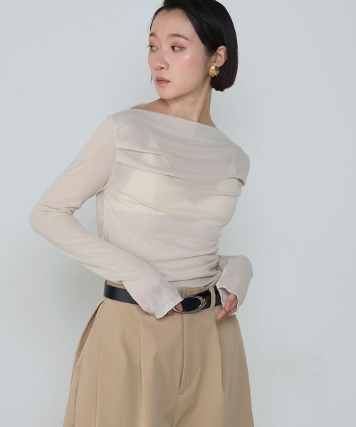 le ELMi（ルエルミ）の「Sheer knit-like drape gathered off-shoulder top / シアーニットライクドレープギャザー オフショル トップス（Tシャツ/カットソー・レディース・ピンク/アイボリー/ブラック/グレー・FREE）」の17枚目の写真