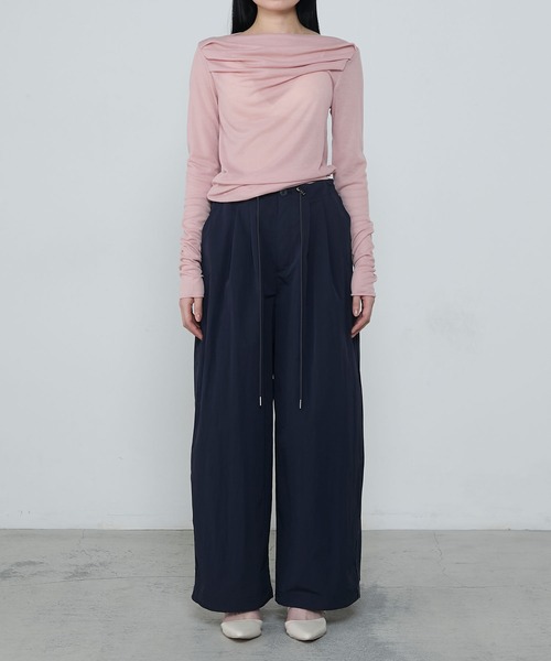 Sheer knit-like drape gathered off-shoulder top / シアー