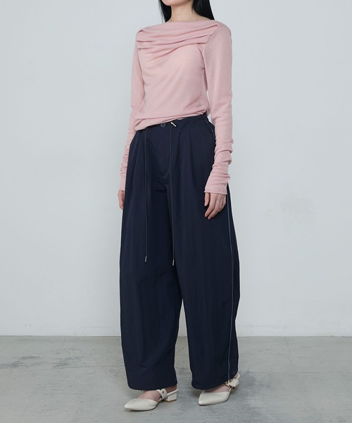 セール】Sheer knit-like drape gathered off-shoulder top