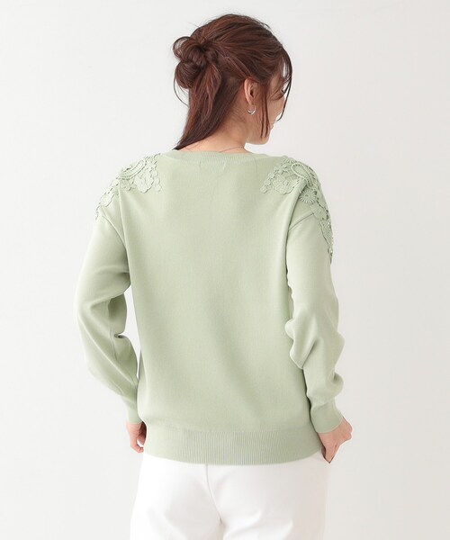 DRESKIP（ドレスキップ）の「肩レースが差をつける デザインニット（ニット/セーター・レディース・オフホワイト/ブルー系その他/グリーン系/ピンク系・01/02/03/04）」の8枚目の写真