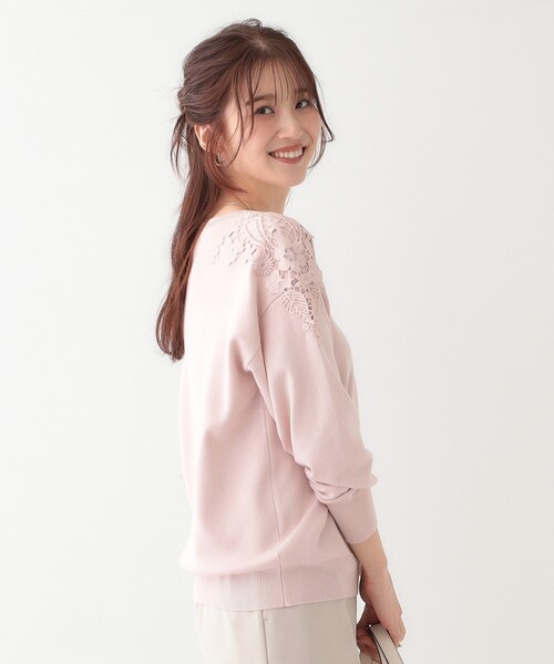 DRESKIP（ドレスキップ）の「肩レースが差をつける デザインニット（ニット/セーター・レディース・オフホワイト/ブルー系その他/グリーン系/ピンク系・01/02/03/04）」の12枚目の写真