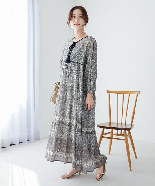 le.coeur blanc（ルクールブラン）の「Fanakaパイピングフラワー柄ワンピ（ワンピース・レディース・ブラック系その他・38）」の4枚目の写真