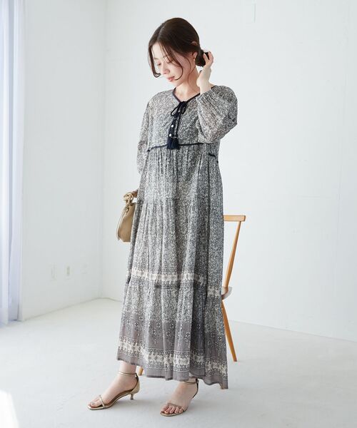 le.coeur blanc（ルクールブラン）の「Fanakaパイピングフラワー柄ワンピ（ワンピース・レディース・ブラック系その他・38）」の5枚目の写真