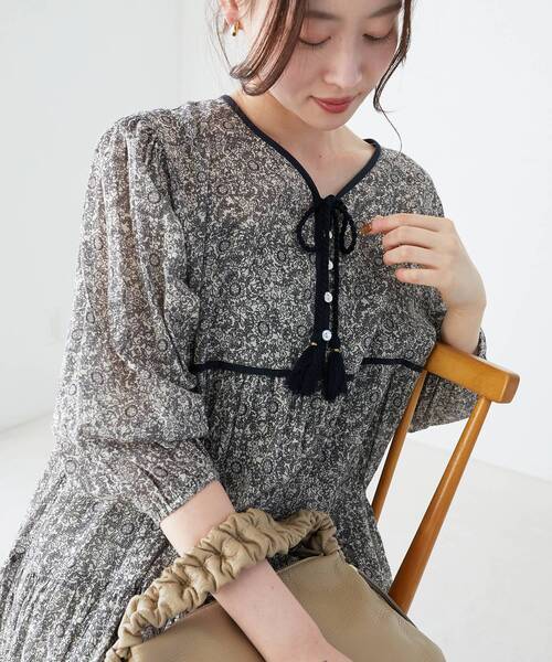 le.coeur blanc（ルクールブラン）の「Fanakaパイピングフラワー柄ワンピ（ワンピース・レディース・ブラック系その他・38）」の10枚目の写真