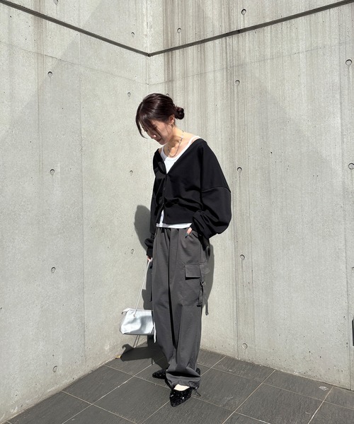 ISOOK(アイスー)の「【ISOOK / アイスー】2wayストレートカーゴパンツ / パラシュートパンツ ハイウエスト ルーズ ドロスト 総ゴム チャコール ブラック 黒 ZOZOTOWN限定(カーゴパンツ・レディース・チャコール/ブラック・FREE)」の11枚目の写真