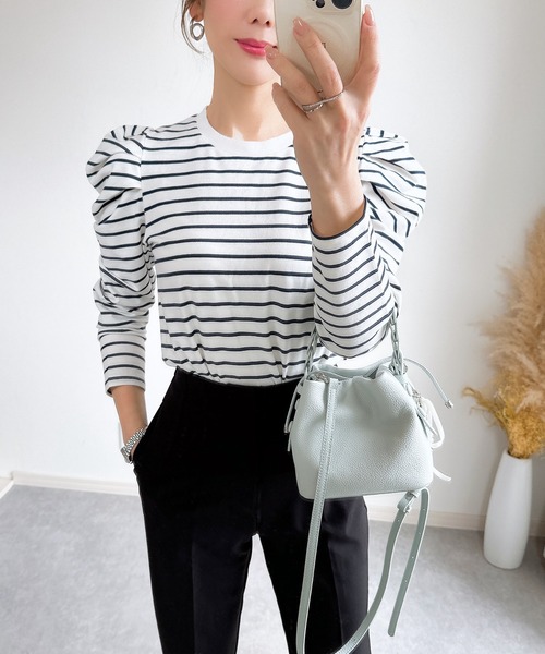 &. NOSTALGIA（アンドドットノスタルジア）の「【ZOZO限定】パワーショルダーカットプルオーバー（Tシャツ/カットソー・レディース・ホワイト×ネイビー/サックスブルー/ブラック/ホワイト・M）」の15枚目の写真