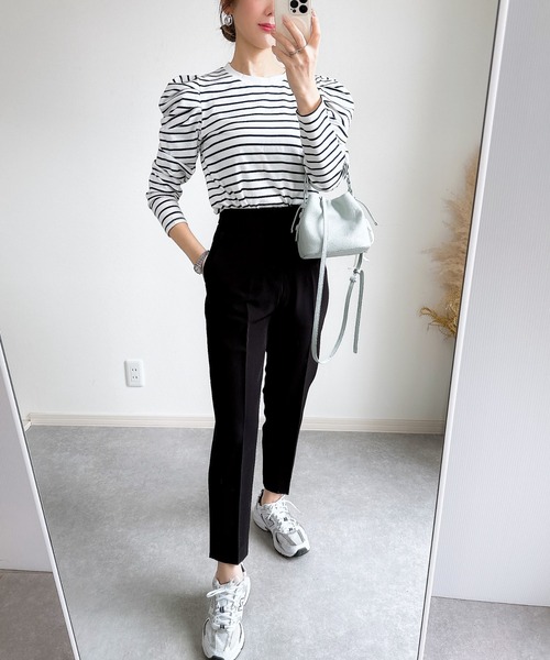 &. NOSTALGIA（アンドドットノスタルジア）の「【ZOZO限定】パワーショルダーカットプルオーバー（Tシャツ/カットソー・レディース・ホワイト×ネイビー/サックスブルー/ブラック/ホワイト・M）」の8枚目の写真