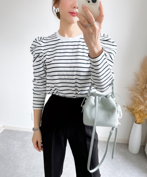 &. NOSTALGIA（アンドドットノスタルジア）の「【ZOZO限定】パワーショルダーカットプルオーバー（Tシャツ/カットソー・レディース・ホワイト×ネイビー/サックスブルー/ブラック/ホワイト・M）」の9枚目の写真