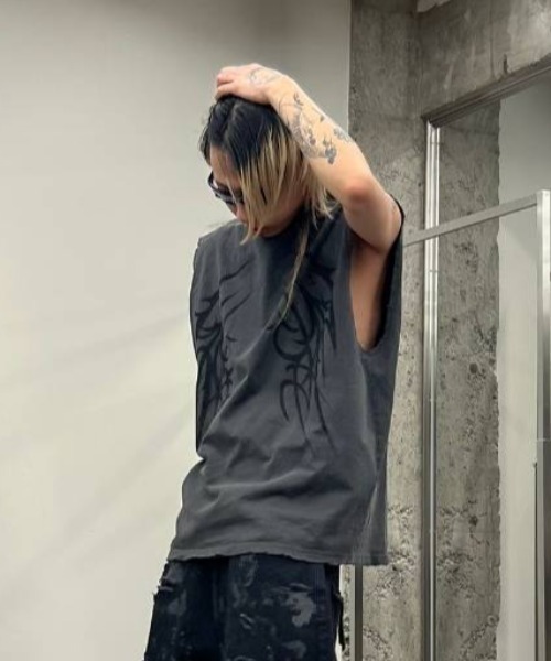 FR(13)NDS(フレンズ)の「FR(13)NDS /フレンズ/Graphic NS(タンクトップ・メンズ・ベージュ/ブラック・F)」の2枚目の写真