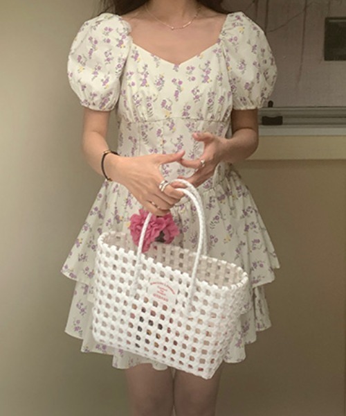 Mejoul（メジュール）の「小花柄スクエアネックフレアティアードミニワンピース（ワンピース・レディース・ホワイト・S/M/L）」の18枚目の写真