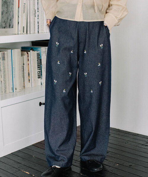 POU DOU DOU(プードゥドゥ)の「<made in INDIA>ボタニカル刺繍デニムストレートパンツ(その他パンツ・レディース・インディゴブルー/ブルー系・M)」の16枚目の写真