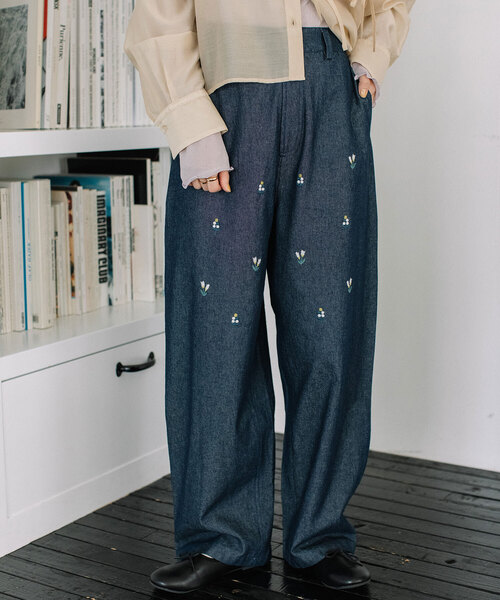 POU DOU DOU(プードゥドゥ)の「<made in INDIA>ボタニカル刺繍デニムストレートパンツ(その他パンツ・レディース・インディゴブルー/ブルー系・M)」の18枚目の写真