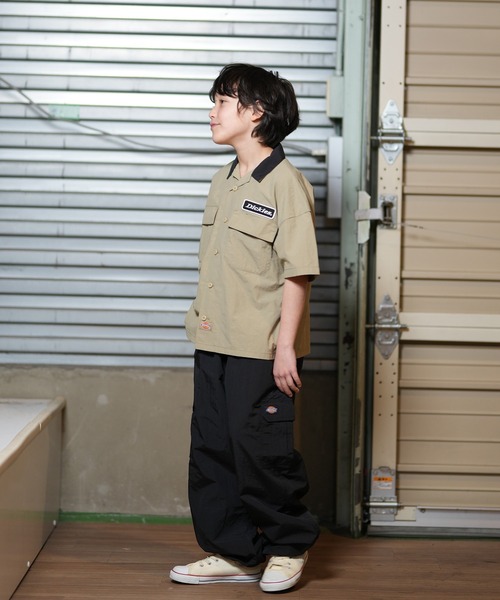 Dickies（ディッキーズ）の「Dickies/ディッキーズ キッズ 半袖 シャツ ボーリングシャツ DK MS NYLON BOWLING SS 81220000（シャツ/ブラウス・キッズ・ブラック/チャコール/ベージュ・160cm/150cm/140cm/130cm）」の8枚目の写真