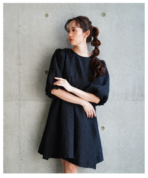 Sawa a la mode(サワアラモード)の「バックリボンパフスリーブジャガードワンピース(ワンピース・レディース・ホワイト/ブラック・FREE)」の11枚目の写真
