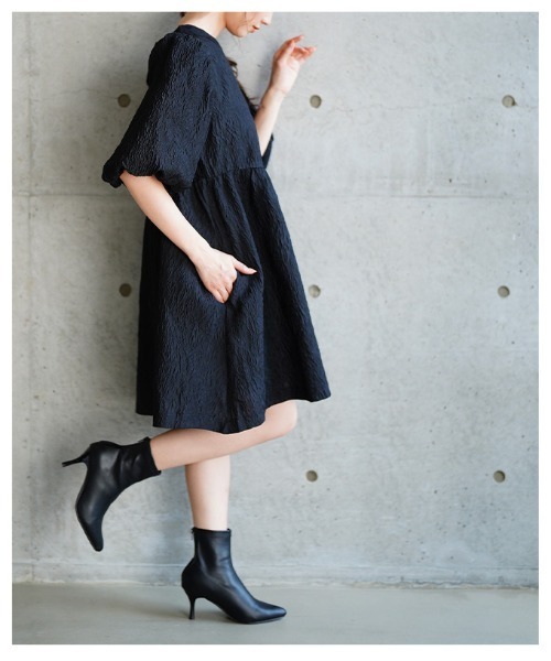 Sawa a la mode(サワアラモード)の「バックリボンパフスリーブジャガードワンピース(ワンピース・レディース・ホワイト/ブラック・FREE)」の12枚目の写真
