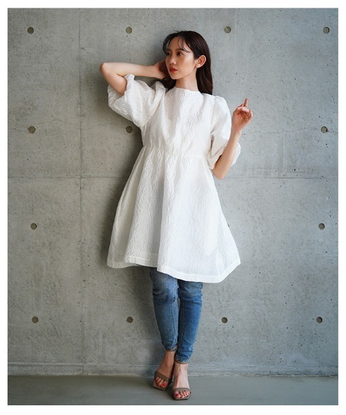 Sawa a la mode(サワアラモード)の「バックリボンパフスリーブジャガードワンピース(ワンピース・レディース・ホワイト/ブラック・FREE)」の16枚目の写真