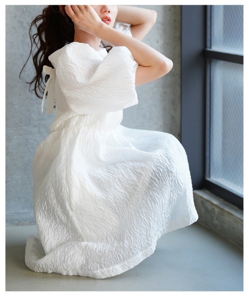 Sawa a la mode(サワアラモード)の「バックリボンパフスリーブジャガードワンピース(ワンピース・レディース・ホワイト/ブラック・FREE)」の17枚目の写真