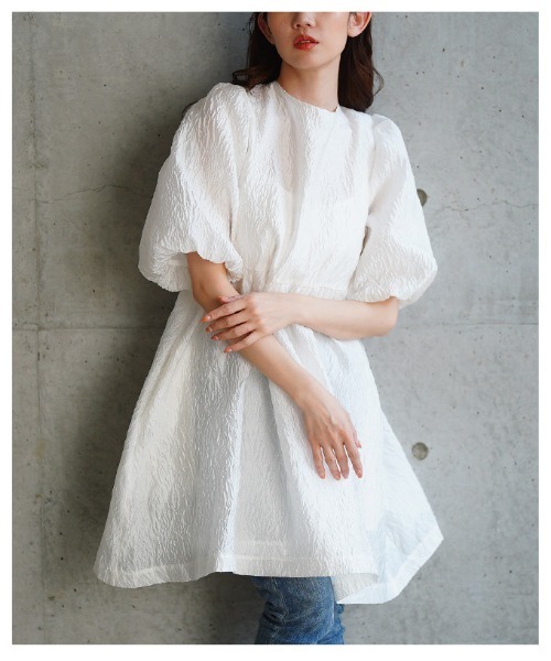 Sawa a la mode(サワアラモード)の「バックリボンパフスリーブジャガードワンピース(ワンピース・レディース・ホワイト/ブラック・FREE)」の18枚目の写真