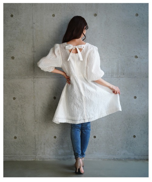 Sawa a la mode(サワアラモード)の「バックリボンパフスリーブジャガードワンピース(ワンピース・レディース・ホワイト/ブラック・FREE)」の20枚目の写真