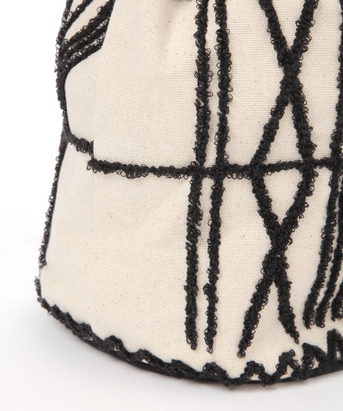 BAYFLOW（ベイフロー）の「サガラ刺繍巾着バッグ（ハンドバッグ・レディース・ブラック/ブラウン・FREE）」の14枚目の写真