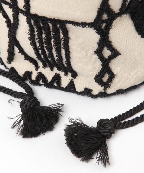 BAYFLOW（ベイフロー）の「サガラ刺繍巾着バッグ（ハンドバッグ・レディース・ブラック/ブラウン・FREE）」の15枚目の写真