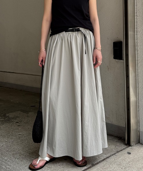 LBC（エルビーシー）の「ワッシャーナイロンワークベルトスカート（スカート・レディース・エメラルド/ライトグレー/ブラック・M）」の2枚目の写真