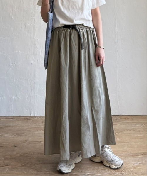 LBC（エルビーシー）の「ワッシャーナイロンワークベルトスカート（スカート・レディース・エメラルド/ライトグレー/ブラック・M）」の4枚目の写真