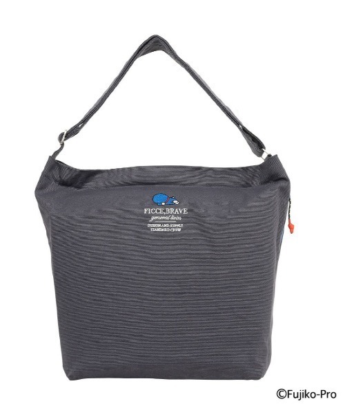 Ficce,Brave（フィセブレイブ）の「【Ficce Brave/フィセブレイブ】 ドラえもん ビッグショルダーバッグ（ショルダーバッグ・メンズ・ブラック/ブルーグレー/ダークグレー/アイボリー/カーキ/レッド・FREE）」の4枚目の写真