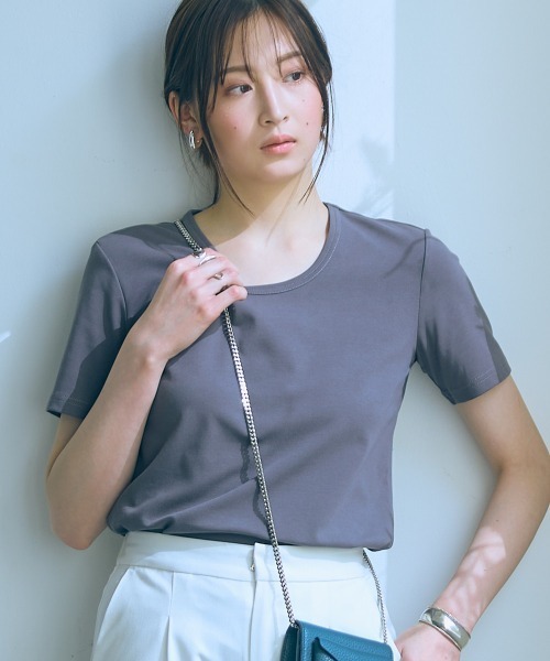 slattgir(スラットジール)の「高身長 UネックTシャツ(トールサイズ)Essenave≪動画あり≫(Tシャツ/カットソー・レディース・オフホワイト/スミクロ・5L/M/L/LL/3L/4L)」の1枚目の写真